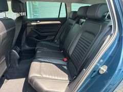 Fahrzeugabbildung Volkswagen Passat Variant 1.5 TSI DSG Elegance AHK MATRIX L