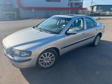 Volvo S60 2.4 - 5-Zylinder / Handschalter - Volvo S60 mit Benzin-Antrieb: Limousine, 2.5