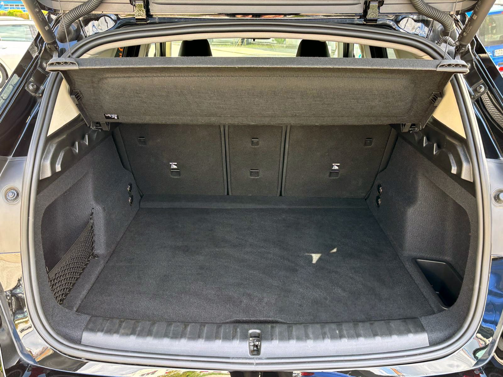 Fahrzeugabbildung BMW X1 sDrive 18i Steptr. ACC KAM PDC LED NAV AHK