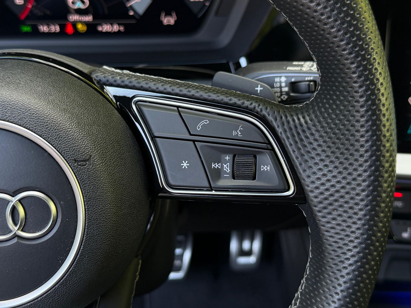 Fahrzeugabbildung Audi A3 Sportback 30TDI S-line S-tr MMI+ACC+VIRT+PARK