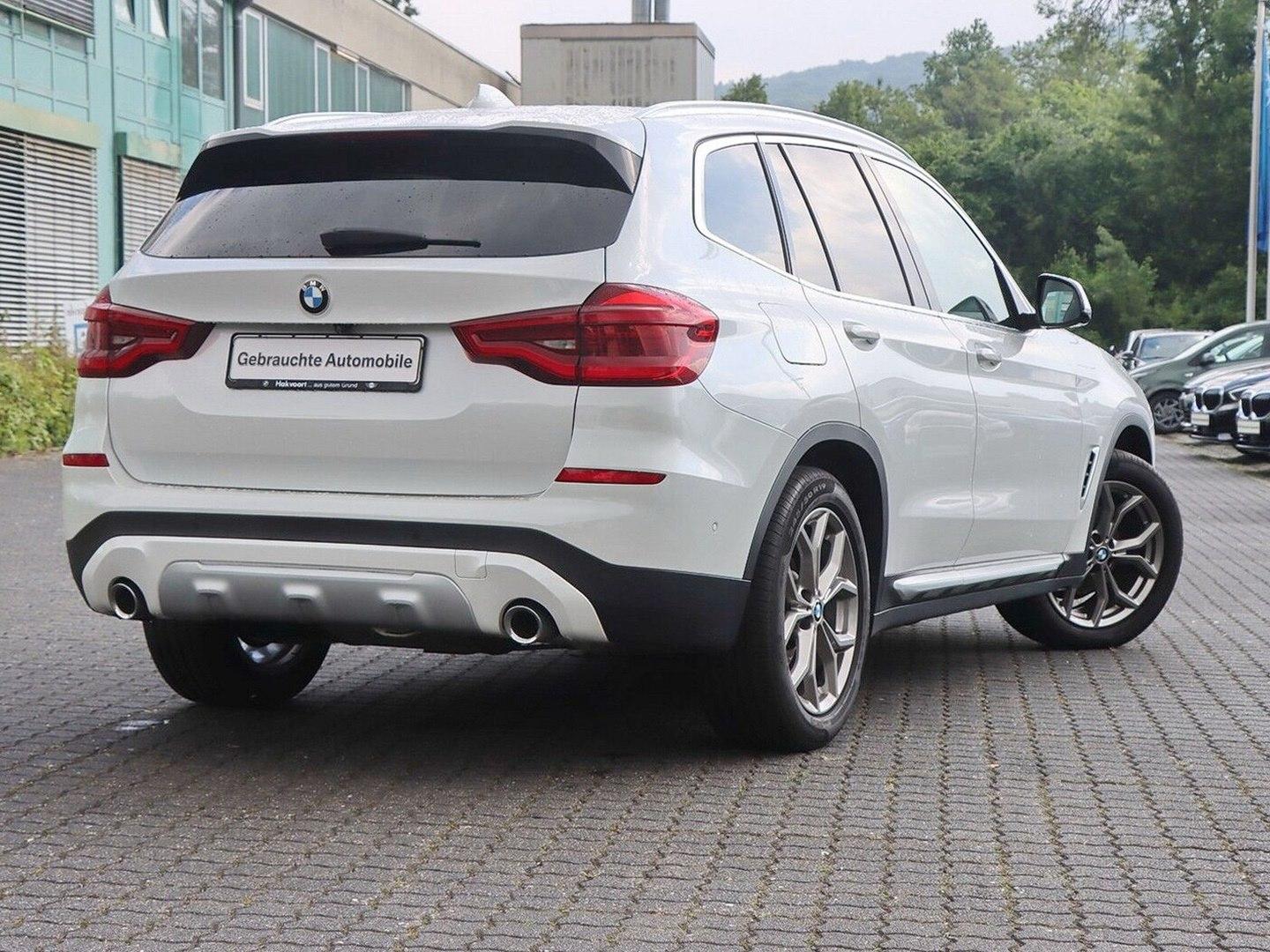 BMW X3 xDrive20d AHK Head-Up Panoramadach