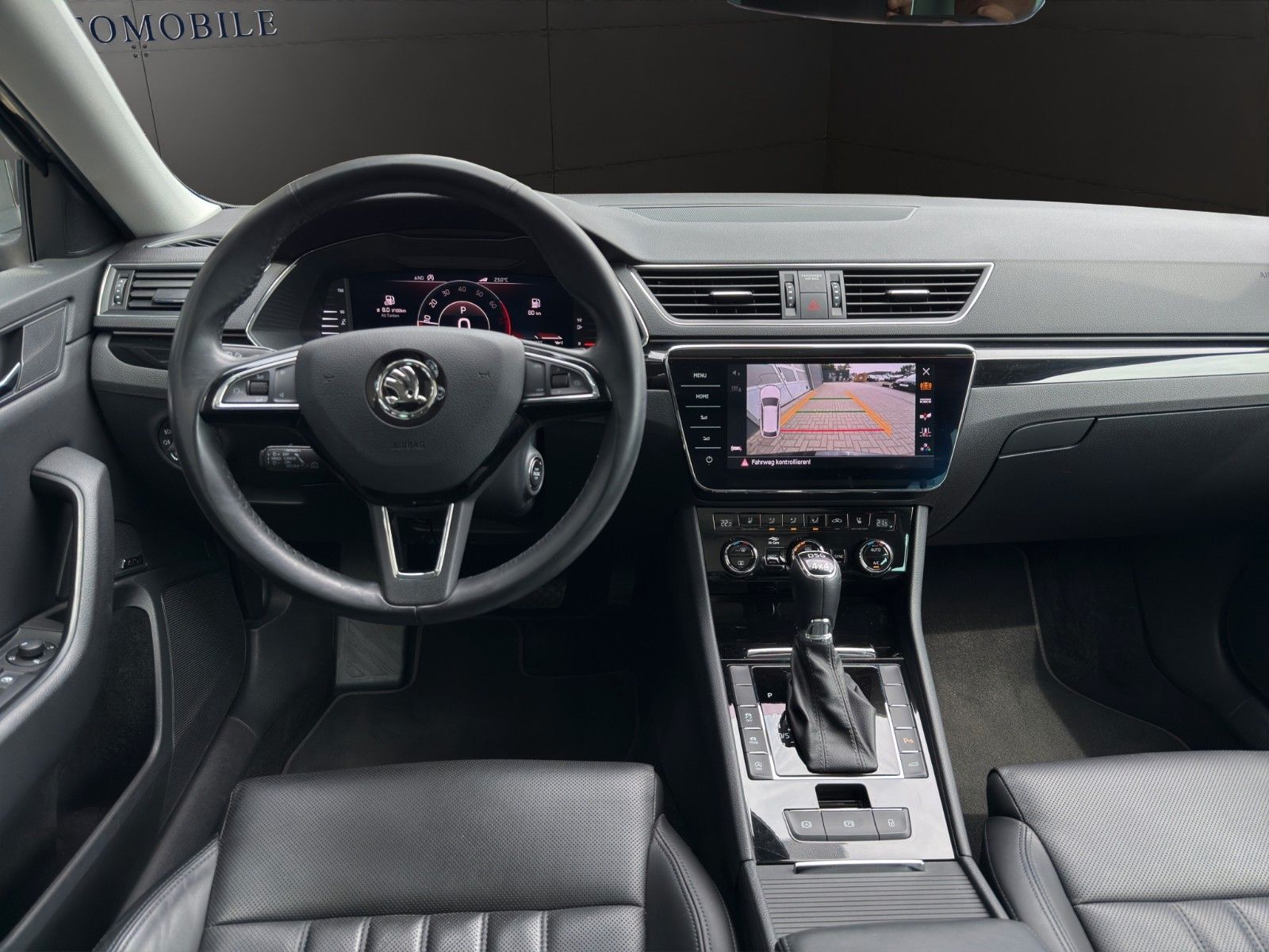 Fahrzeugabbildung SKODA Superb L&K 4x4*Pano*ACC*Kamera*Massage*Virt.Cock