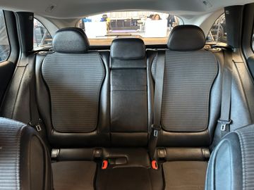 Mercedes-Benz C 220*1-HAND*19%MWST*KEYLESS*VIRTUAL*AHK*LED*
