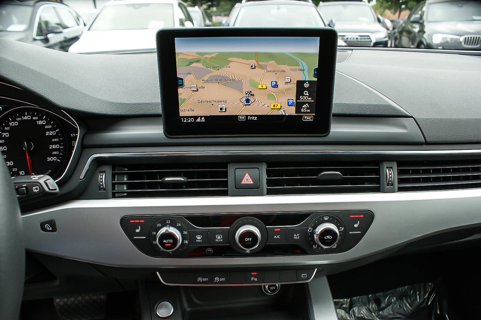 Fahrzeugabbildung Audi A4 Avant 14TFSI S-Tronic NAVI XENON ANHÄNGERKPLG