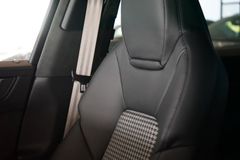 PORSCHE Cayenne GTS Coupé | Leichtbau Sport-Paket PORSCHE Cayenne GTS Coupé | Leichtbau Sport-Paket