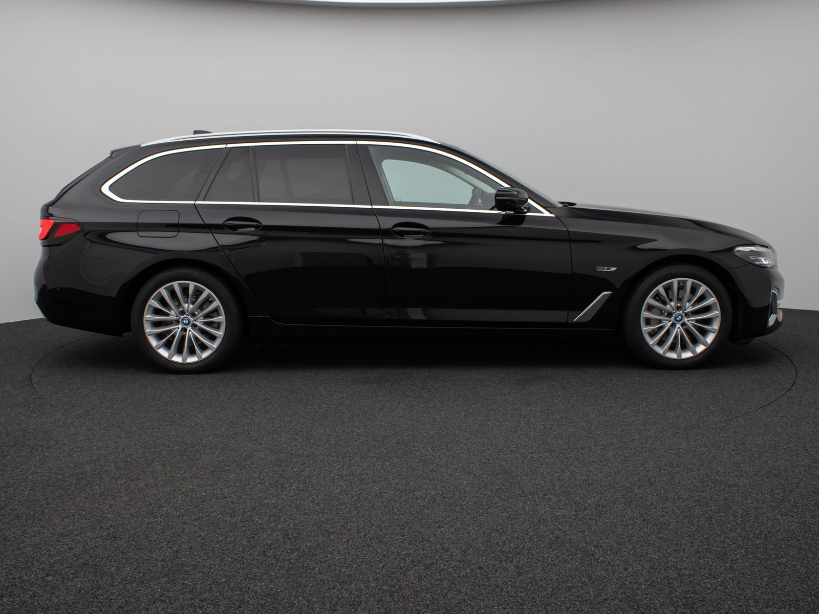Fahrzeugabbildung BMW 530e Luxury Line Kamera DAB WLAN Alarm Sport AHK