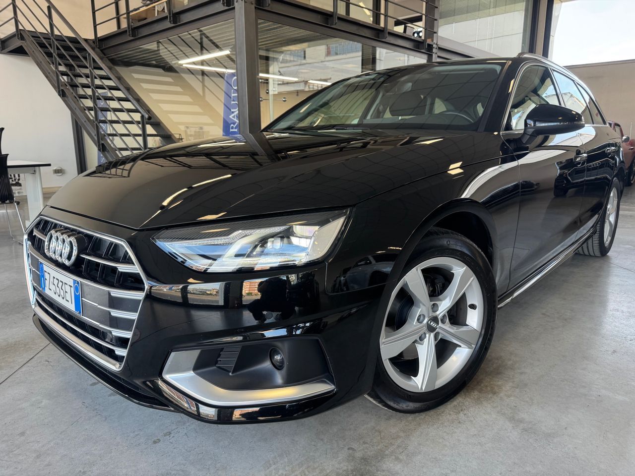 Audi A4 Avant 30 2.0 tdi mhev Business Advanced 