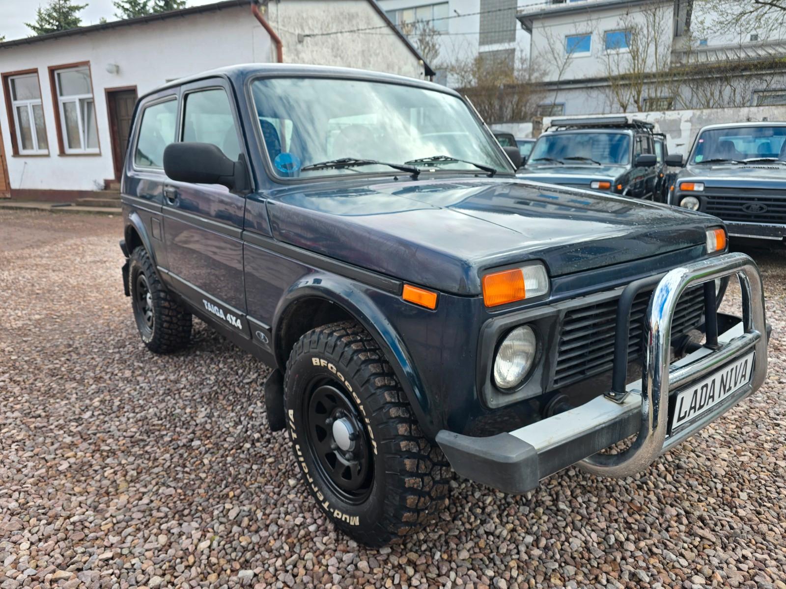 Lada Taiga Basis 4x4*AHK*1 Hand*TÜV Neu*
