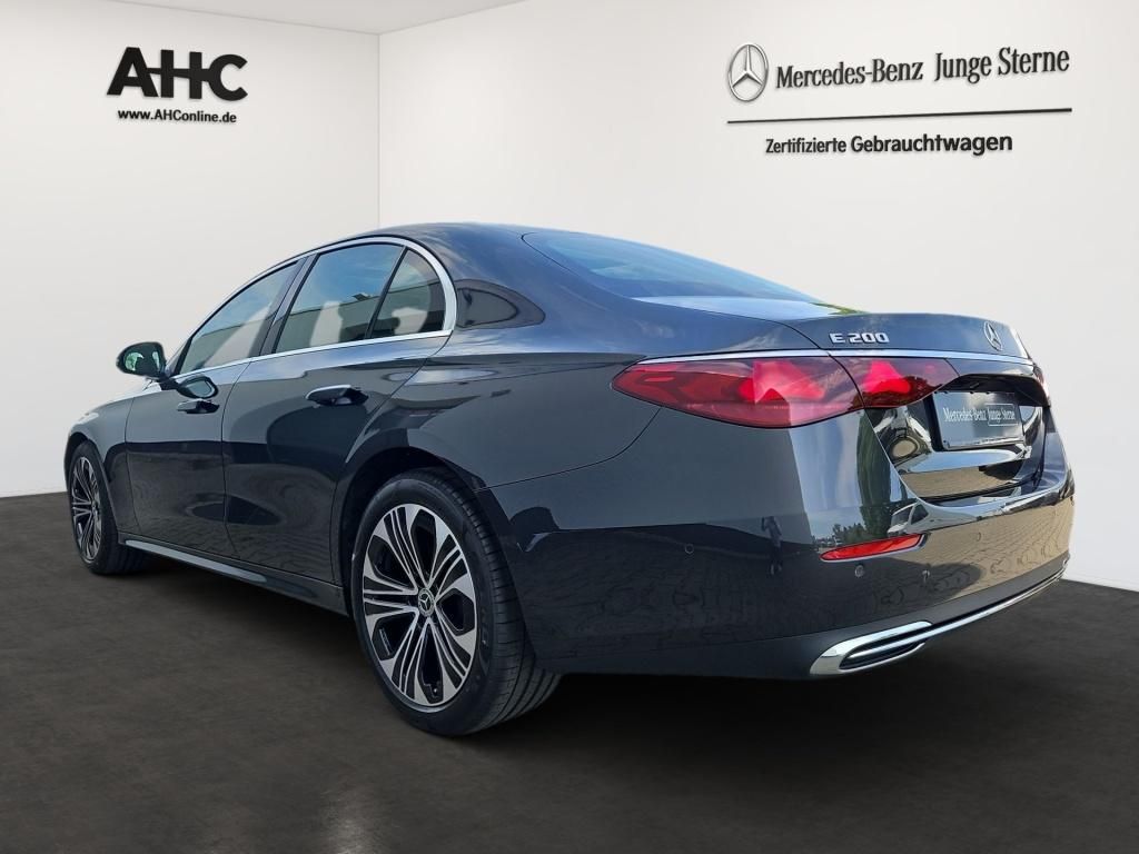 Fahrzeugabbildung Mercedes-Benz E 200 Avantg. Pano Navi Totwi. LED Winterpaket