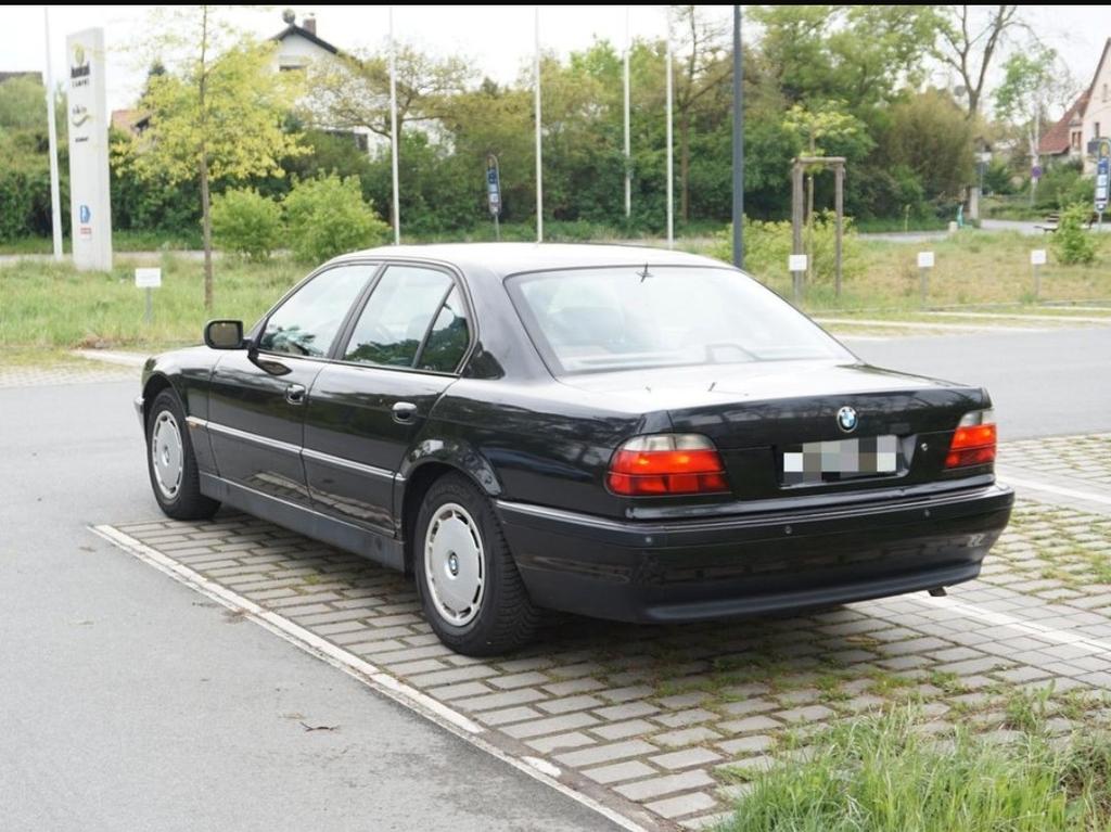BMW 728