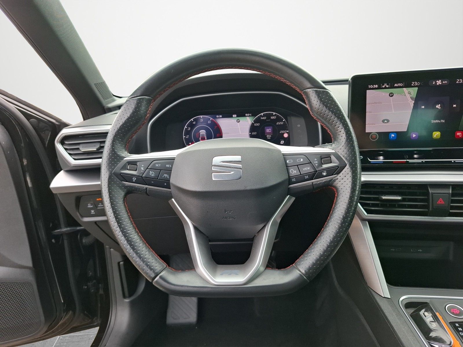 SEAT Leon FR 1.5 eTSI DSG / KLIMA / NAVI / LED / PDC - Image 11