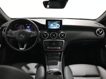 Mercedes-Benz A 200 Urban7G LED KAM NAV 18" PDC