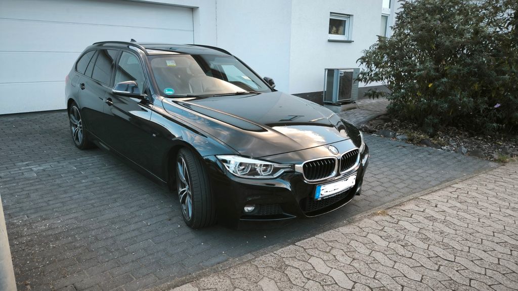Image of BMW 330