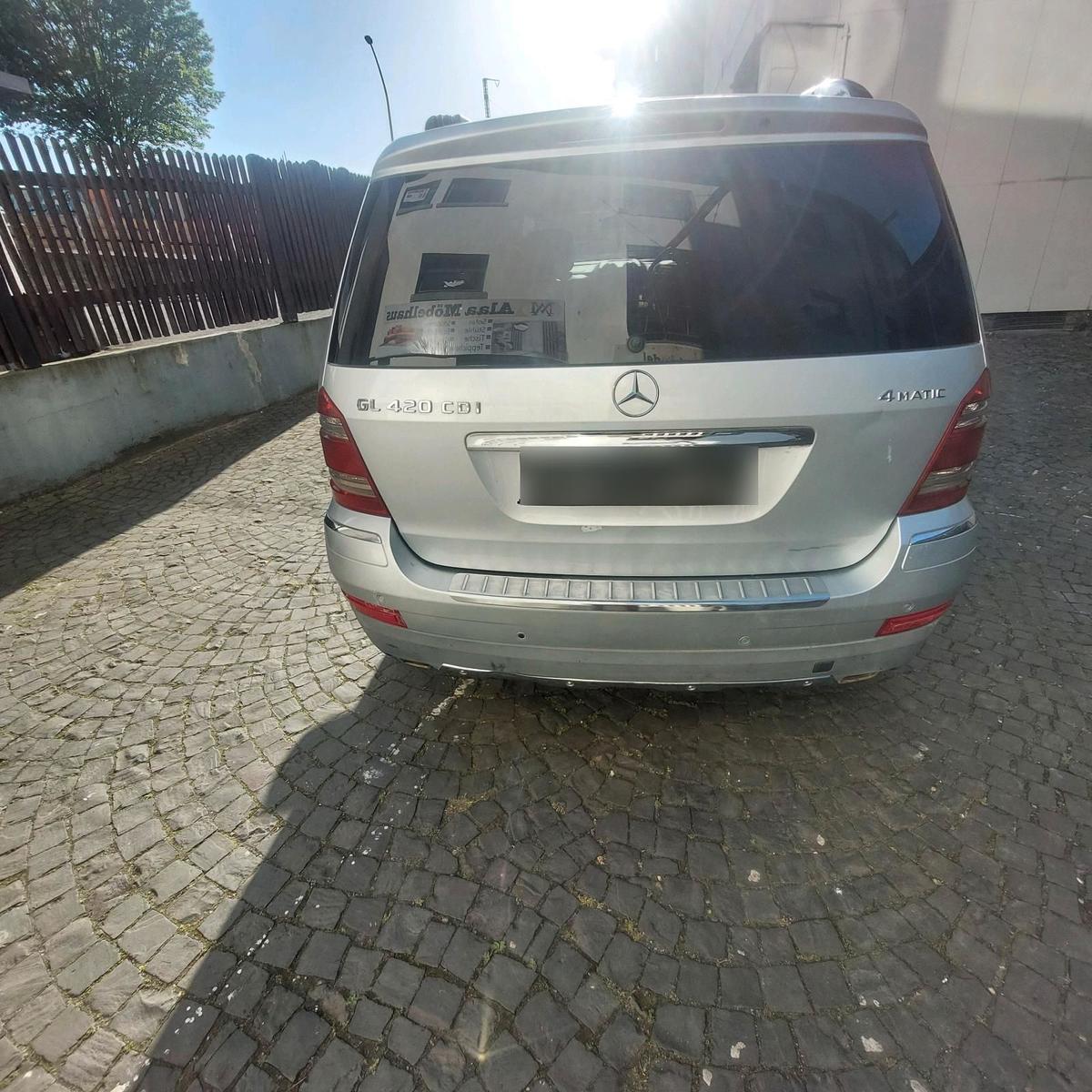 Mercedes-Benz GL420 2007 — interior