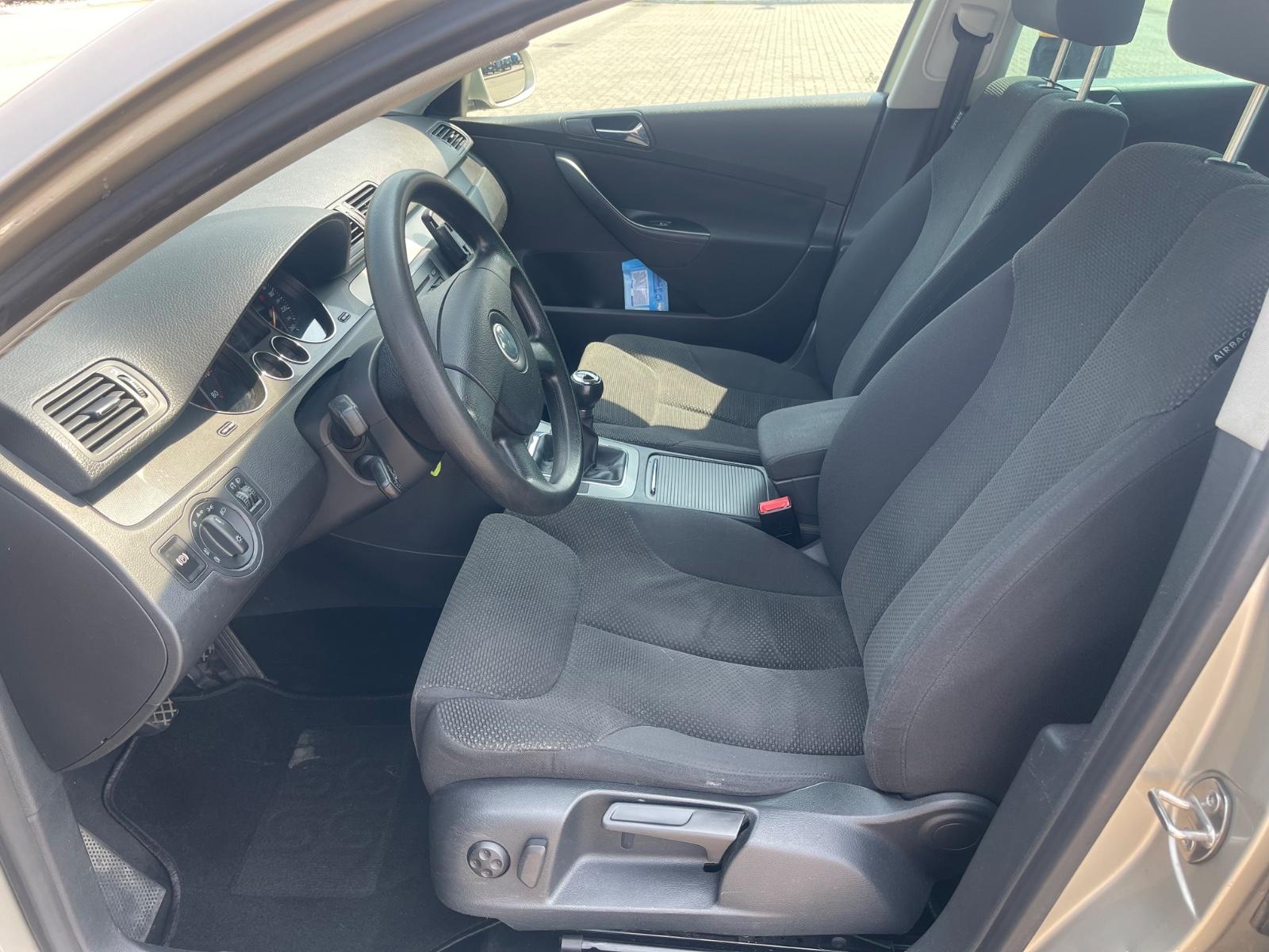 Volkswagen Passat 2005 — photo 18