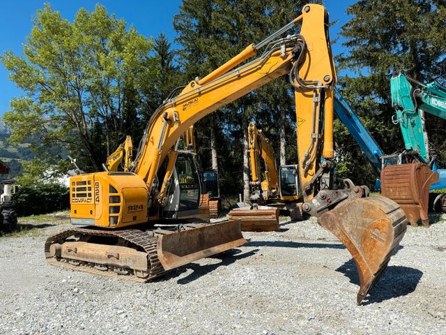 Liebherr R 924 Compact Schild Schnellwechsler 2x Löffel