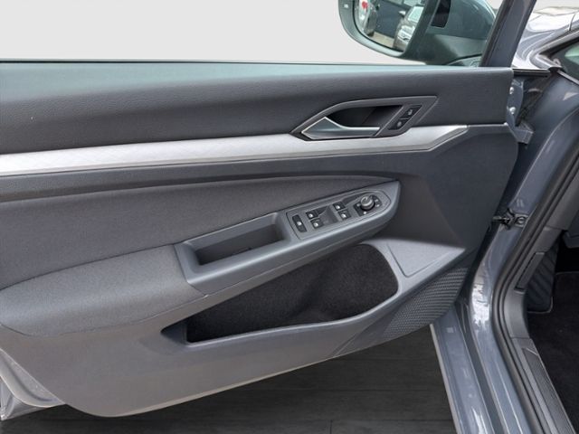 Golf VIII COMFORTLINE 1.0 TSI DSG NAVI REAR VIEW
