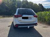 Mitsubishi Outlander 2.2 DI-D Top ClearTec Auto 4WD Top 7-S - Mitsubishi Outlander: Top