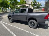 Toyota Hilux 2.4 DoubleCab 4x4 Geländetauglich! - Toyota in Bonn