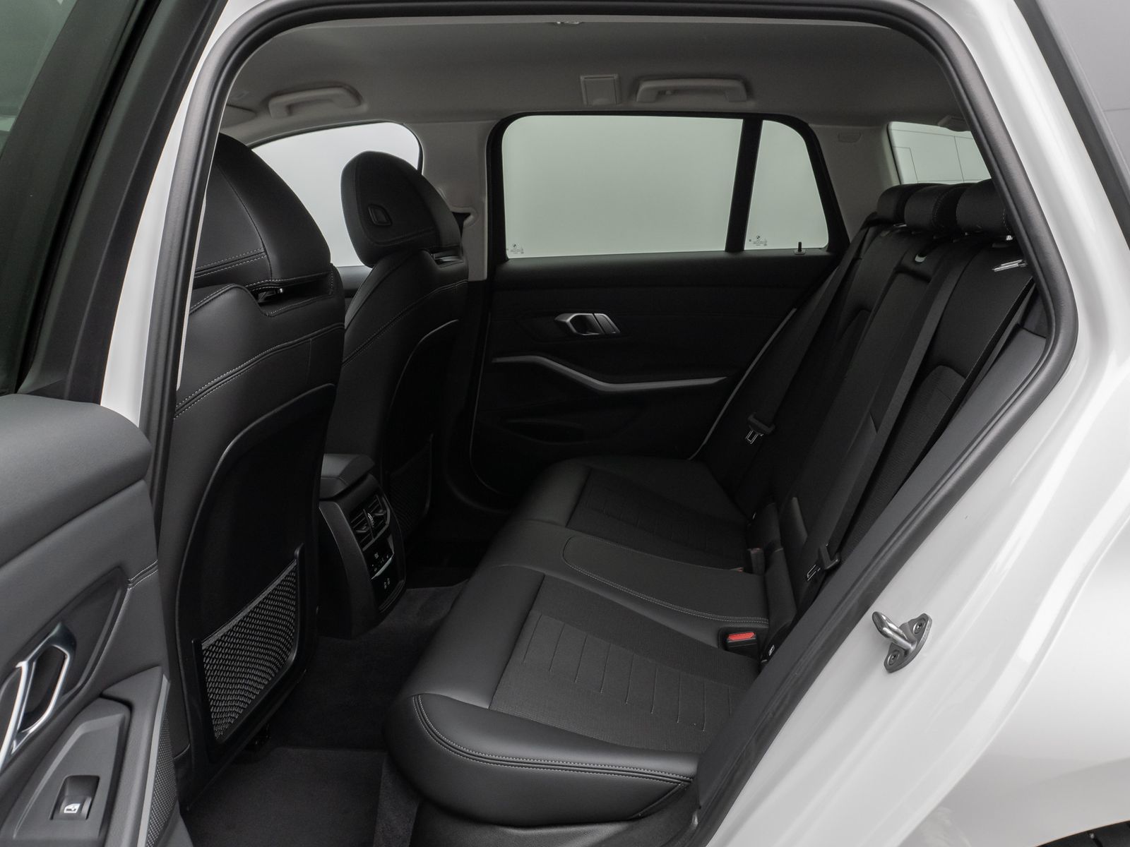 Fahrzeugabbildung BMW 320e Kamera Leder DAB Alarm DrivAssistent Sport