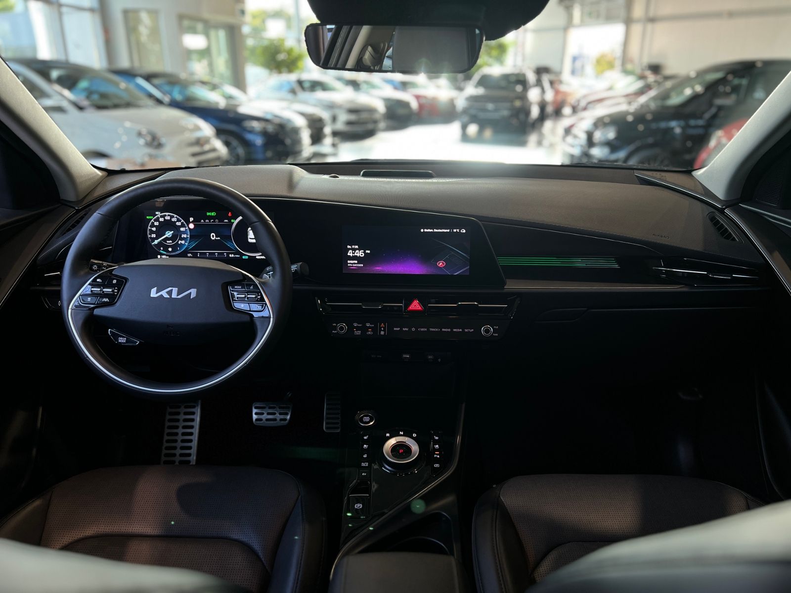Fahrzeugabbildung Kia Niro Spirit PHEV Relax-Pack Tech-Pack HUD H&K