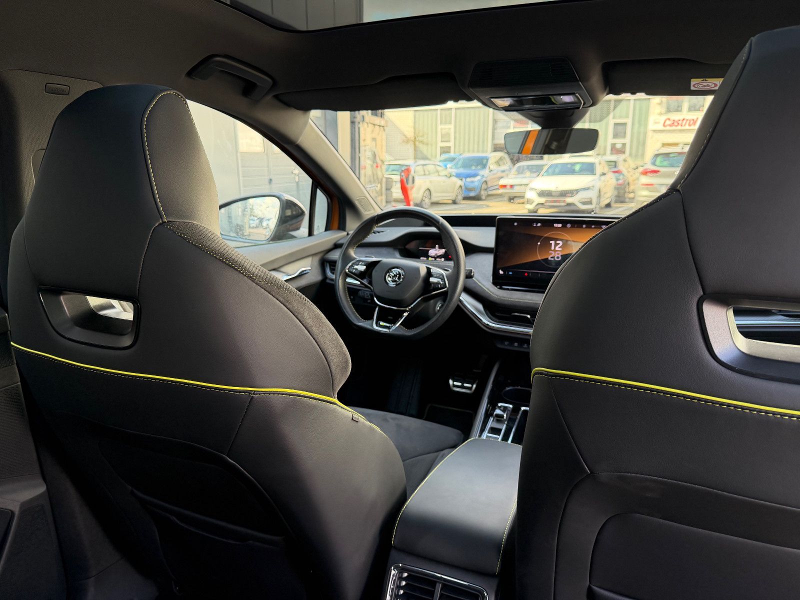 Fahrzeugabbildung SKODA Enyaq RS*ACC*SZHZNG*NAVI*360°*CARPLAY*AMBIENTE*