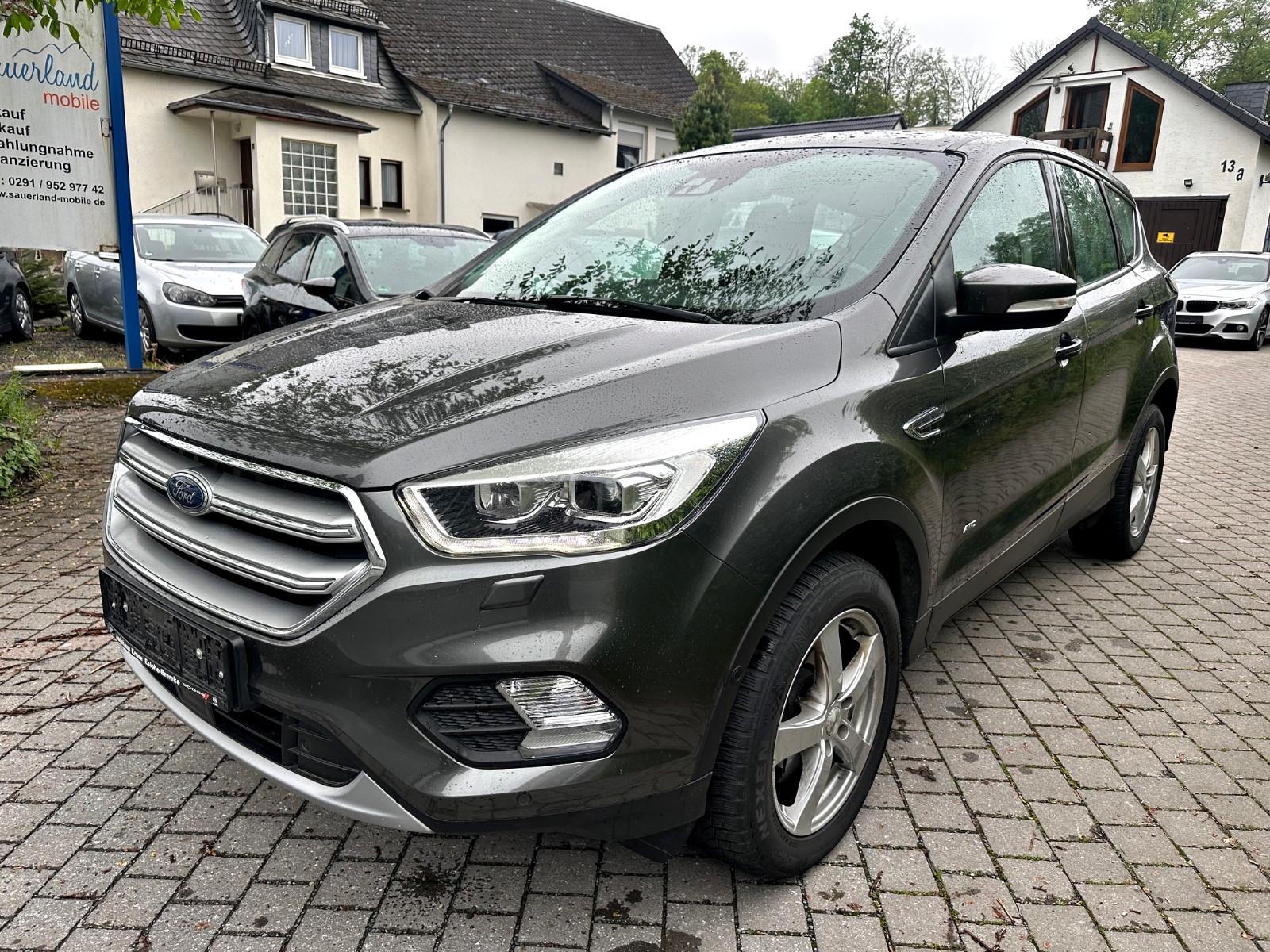 Ford Kuga Titanium 4x4 PDC Navi Kamera Alu