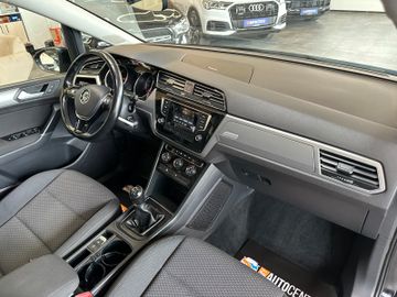 MYAUTOCENTER – Gebraucht- und Jahreswagen mit Werkstattservice in Pfaffenhofen Volkswagen Touran Comfortline BMTStart-Stopp *Pano*AHK*