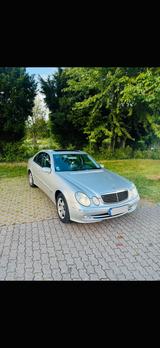 Mercedes-Benz E320 Benzin V6 Avantgarde - Mercedes-Benz E 320 in Karlsruhe