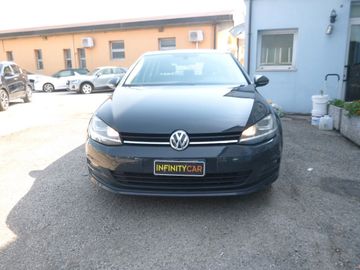Volkswagen Golf - 1