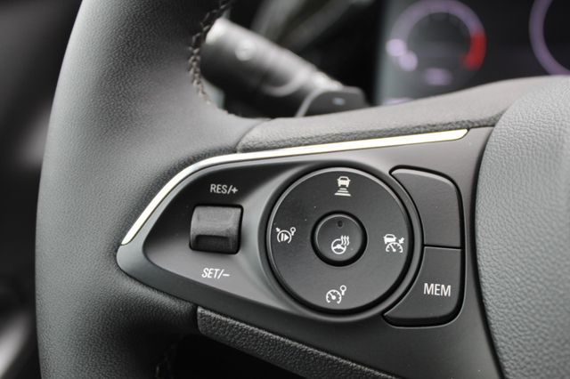 Fahrzeugabbildung Opel Grandland 1.2 Turbo Enjoy 360,KlimaA,LED,SHZ,PDC