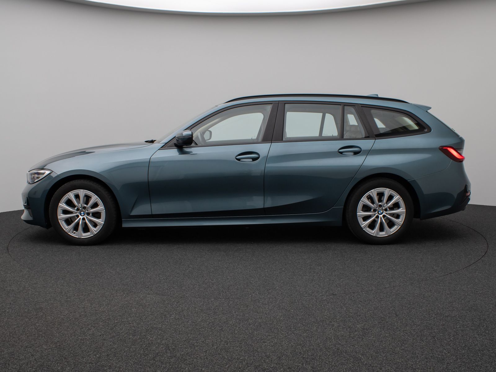 Fahrzeugabbildung BMW 320d xD CockPit+ Lenkrhzg Lordos Stndhz PDC AHK
