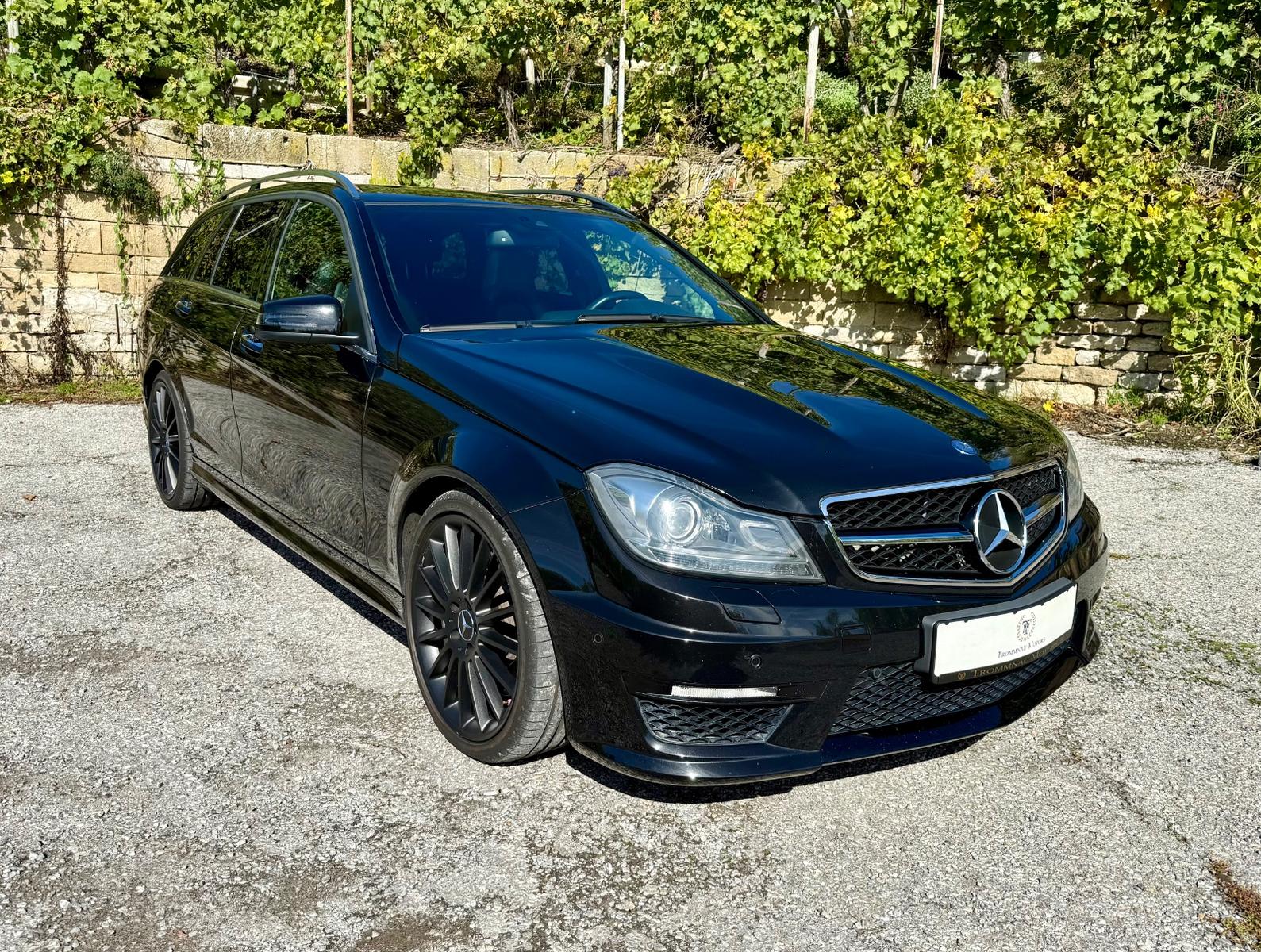 Mercedes-Benz C 63 AMG, Bi-Xenon, Kamera, PTS, Harman Kardon !