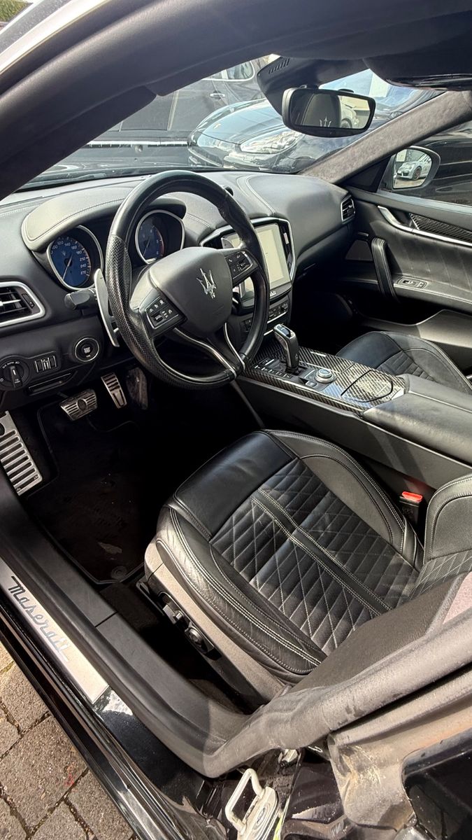 Fahrzeugabbildung Maserati Ghibli GranSport Diesel