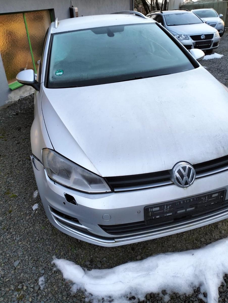 Volkswagen Golf VII Variant Lounge BMT