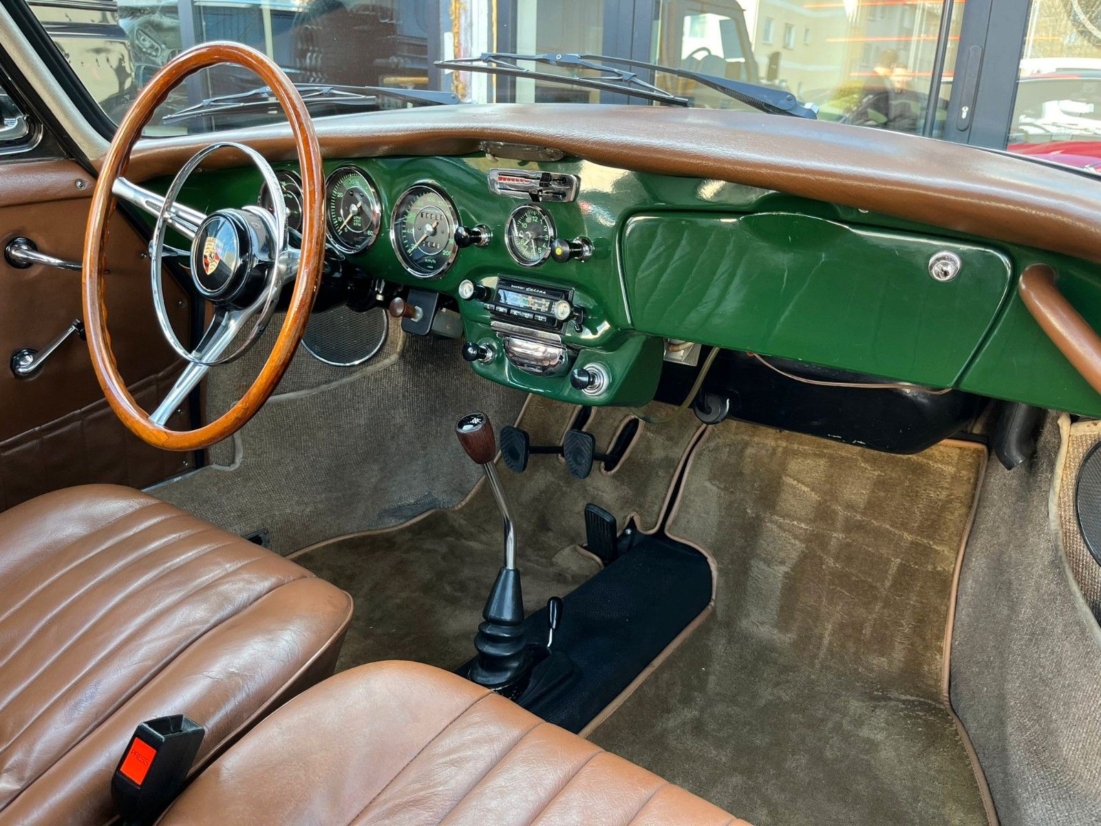 Fahrzeugabbildung Porsche 356 C*2.Hand*elktr. Schiebedach*