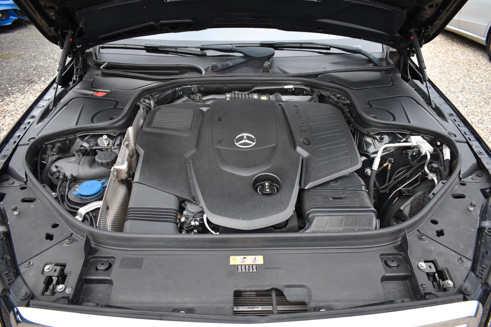 Fahrzeugabbildung Mercedes-Benz S 350 d 4Matic AMG Line Burmester Multib LED HUD