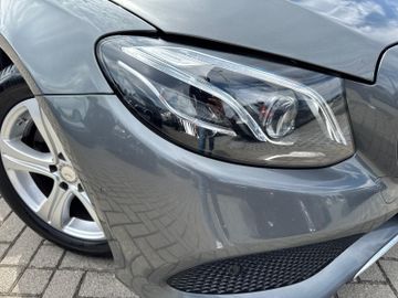 Mercedes E 220 - 12