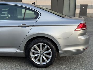 Volkswagen Passat - 8