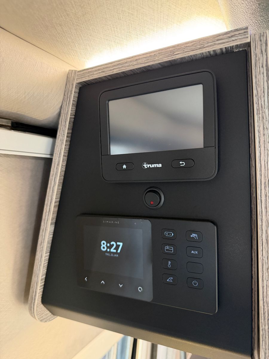 Fahrzeugabbildung Robeta Adonis - Luxus Campervan Aufstelldach