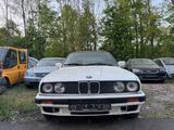 BMW 316i E30 - BMW 316: E30