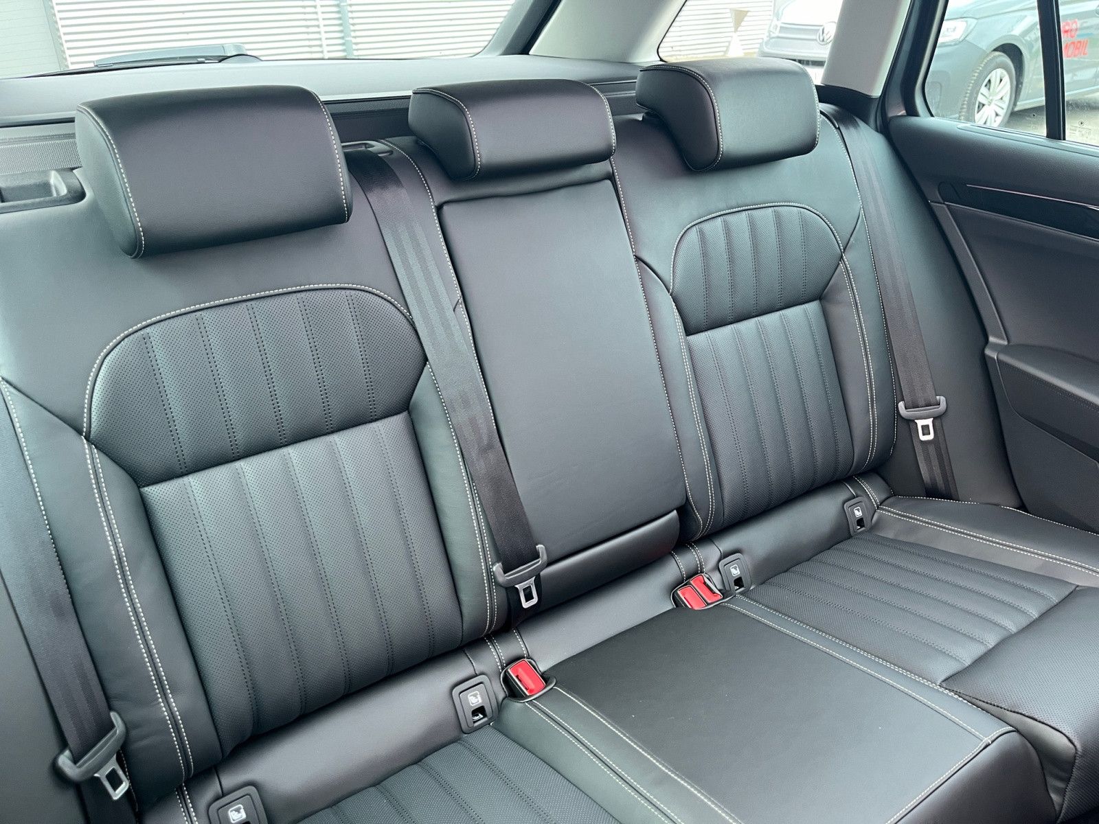 Superb Combi 2.0 TSI L&K AHK Area View Canton
