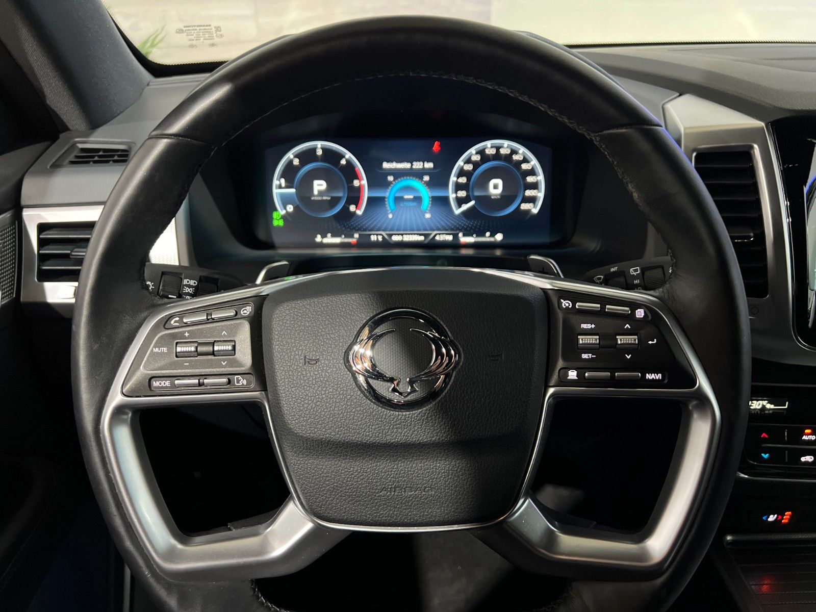 Fahrzeugabbildung Ssangyong REXTON Sapphire*AHK*360°*Sidesteps*Standheizung*