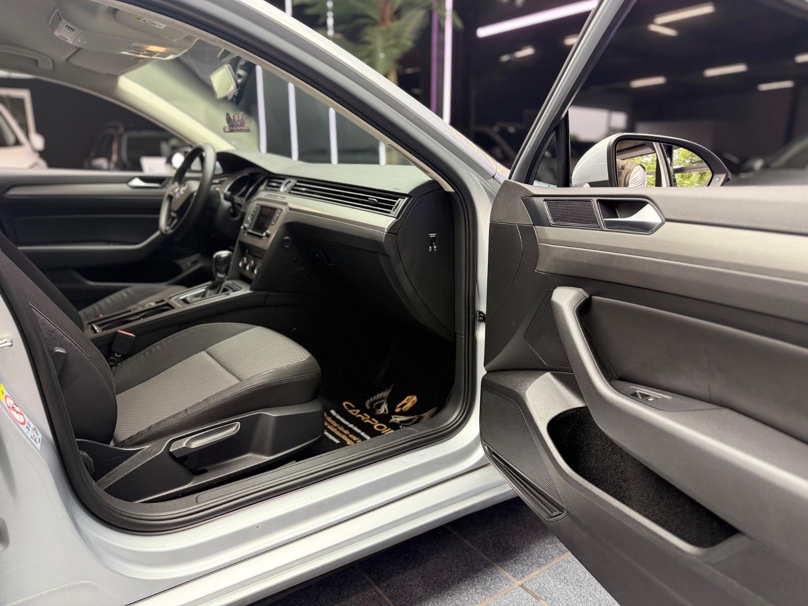 Volkswagen Passat Variant Trendline 2.0TDI/Navi/Aut./BT