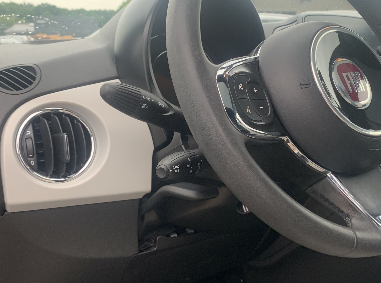 Fahrzeugabbildung Fiat 500 1.2*Star*Leder*CarPlay*SHZ*PDC*Navi*Temp*