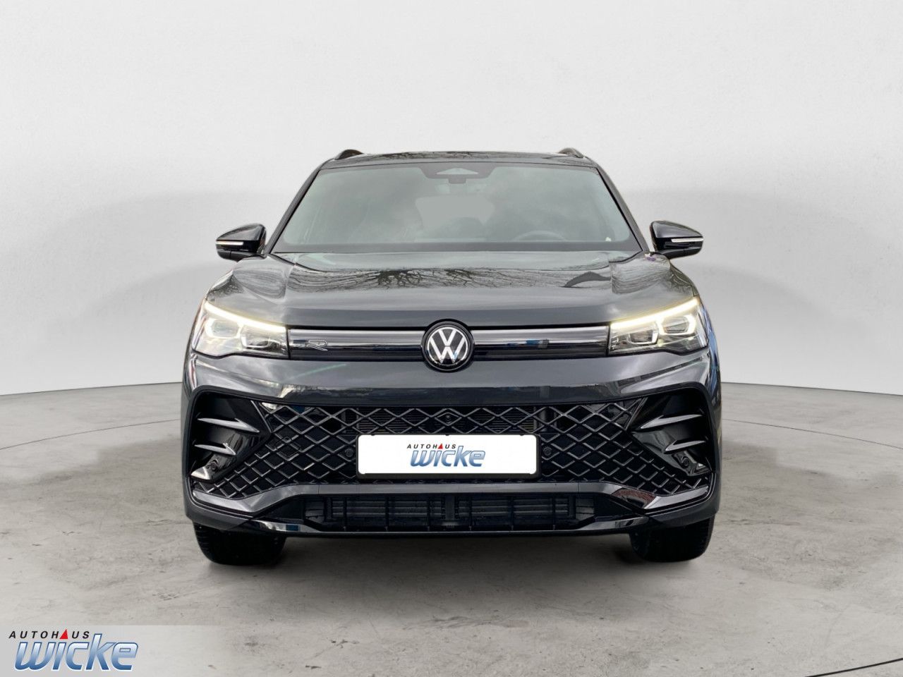 Volkswagen Tiguan 2.0 TDI R-Line NAVI LED KLIMA AHK PANO 20 foto 3