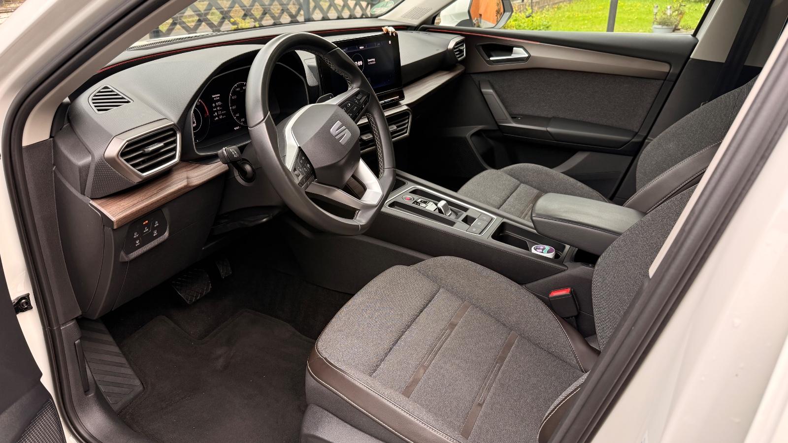 Seat Leon 1.4 e-HYBRID Xcellence DSG Sportstourer...