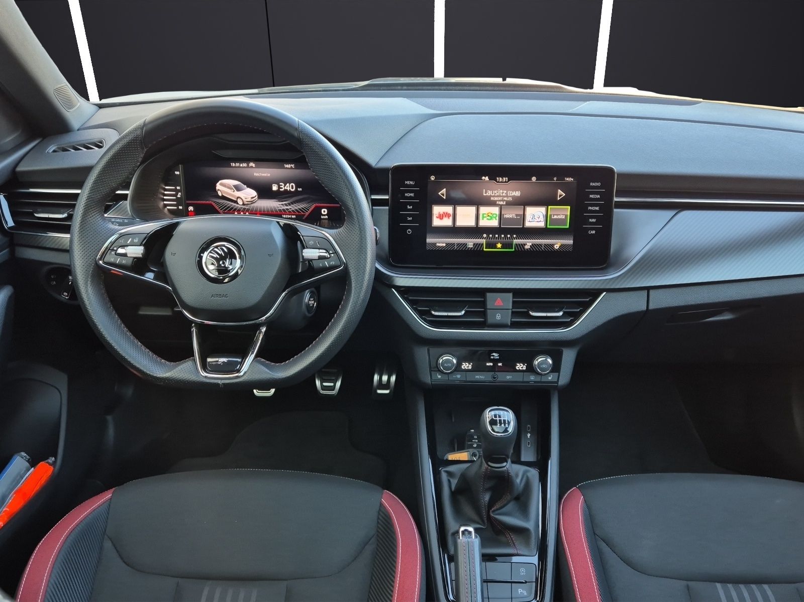 Fahrzeugabbildung SKODA Kamiq TSI Monte Carlo LED Navi Pano AID RFK SH b