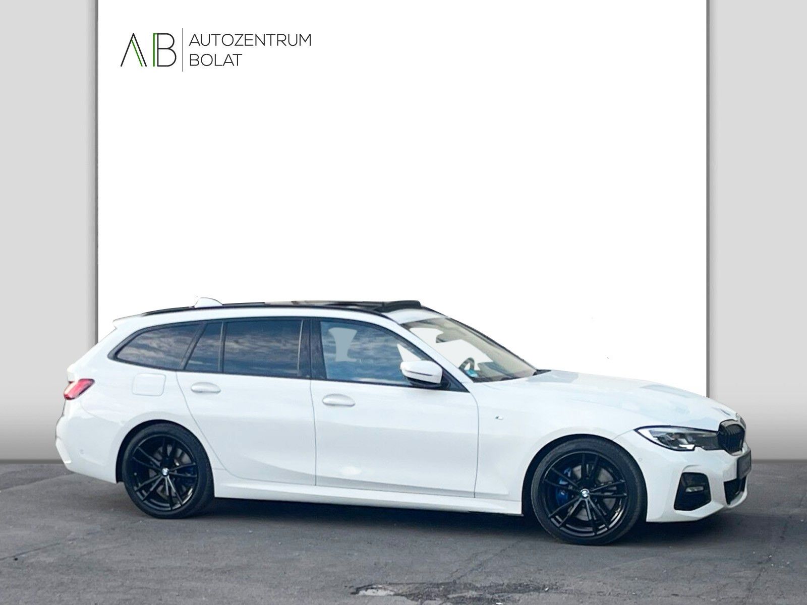 BMW 330 Touring 330 i M Sport°SCHIEBEDACH°KAMERA°LEDER°