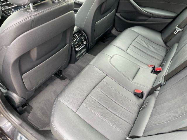 Fahrzeugabbildung BMW 520 d Mild-Hybrid xDrive Autom. Kamera, Sitzheiz